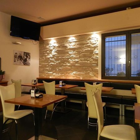 Locanda Trattoria Caffe Cavour チッタデッラ エクステリア 写真