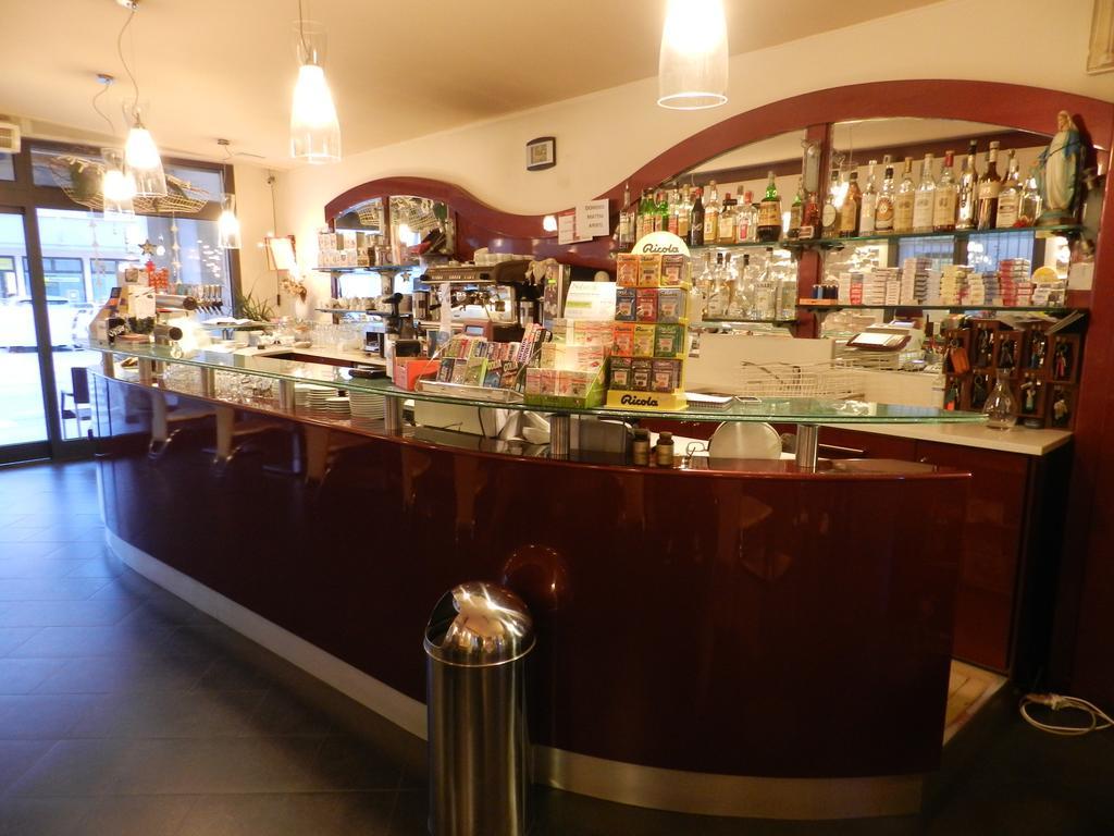 Locanda Trattoria Caffe Cavour チッタデッラ エクステリア 写真