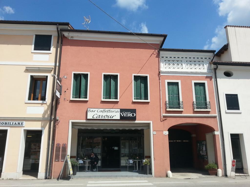 Locanda Trattoria Caffe Cavour チッタデッラ エクステリア 写真
